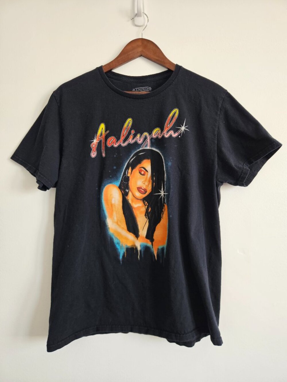 Aaliyah L Large T Shirt Tee Black Airbrush Style Graphic Print